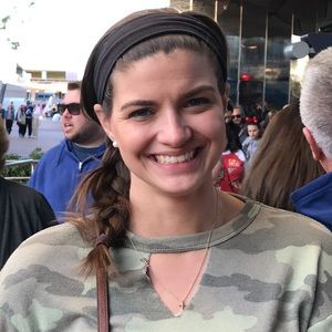 Meet your Posher, Laura